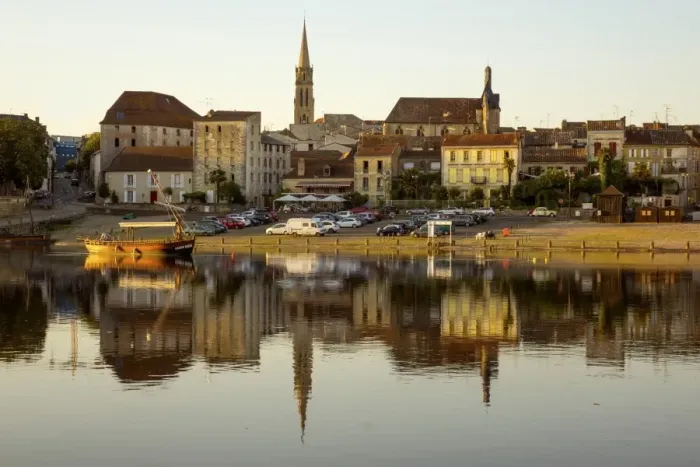 Framed Print : Port and River Dordogne, Bergerac, Perigord, Aquitaine, France, Europe Framed Print : Port and River Dordogne, Bergerac, Perigord, Aquitaine, France, Europe