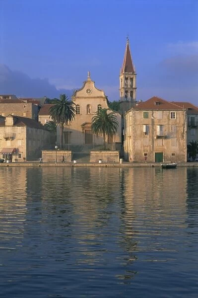 Port town of Milna, Brac Island, Dalmatia, Dalmatian coast, Adriatic, Croatia, Europe