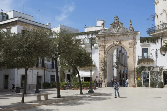 Framed Print : Porta Santo Stefano in Martina Franca, Puglia, Italy, Europe Framed Print : Porta Santo Stefano in Martina Franca, Puglia, Italy, Europe