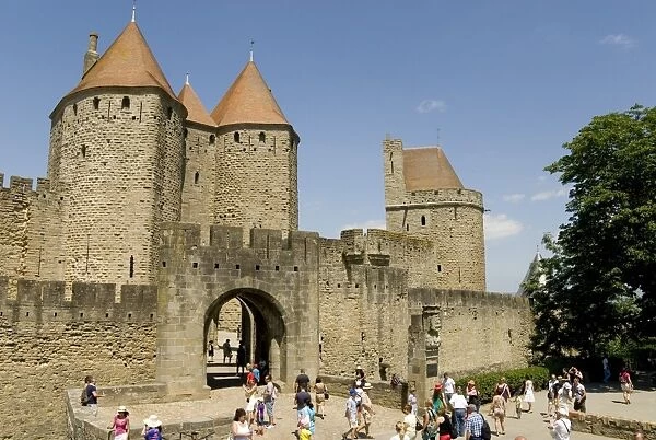 Porte d Aude through outer wall of old city, Carcassonne, UNESCO World Heritage Site, Languedoc, France, Europe