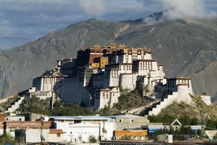 Framed Print : Potala Palace, former palace of the Dalai Lama, UNESCO World Heritage Site Framed Print : Potala Palace, former palace of the Dalai Lama, UNESCO World Heritage Site