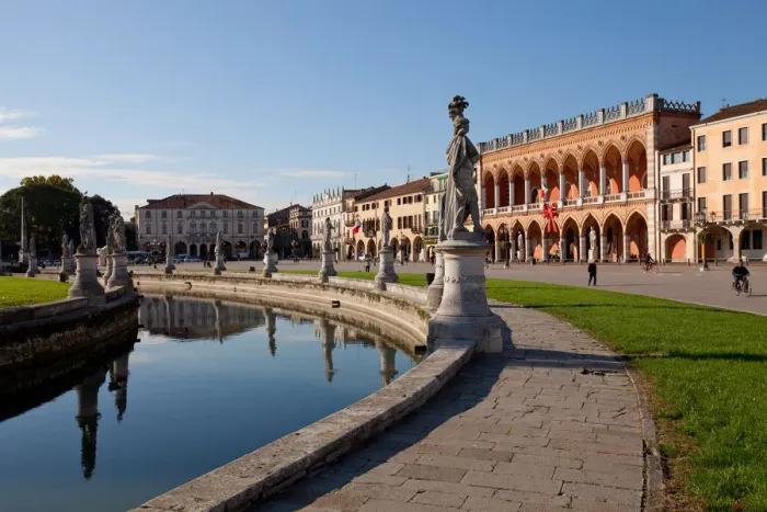Framed Print : Prato della Valle, a 90000 square meter elliptical square in Padova, the largest square Framed Print : Prato della Valle, a 90000 square meter elliptical square in Padova, the largest square