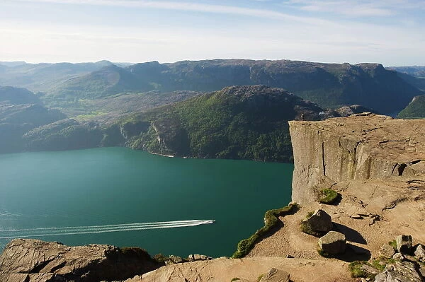 Preikestolen (Pulpit Rock) above fjord, Lysefjord, Norway, Scandinavia, Europe