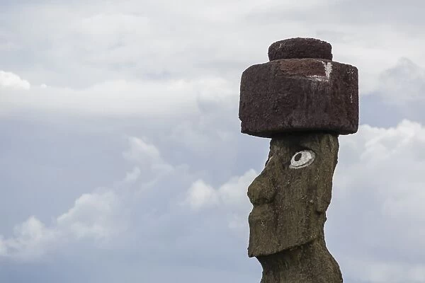 Preserved original moai in the Tahai Archaeological Zone, Rapa Nui National Park, UNESCO World Heritage Site, Easter Island (Isla de Pascua), Chile, South America
