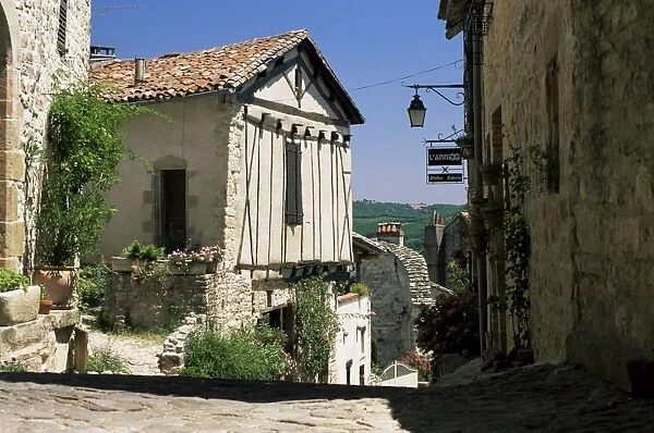 Pretty corner of the Ville Haute (upper town), Cordes-sur-Ciel, Tarn, Midi-Pyrenees