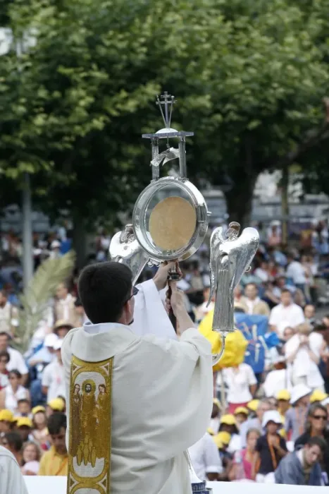 Framed Print : Priest holding the holy sacrament, Lourdes, Hautes Pyrenees, France, Europe Framed Print : Priest holding the holy sacrament, Lourdes, Hautes Pyrenees, France, Europe