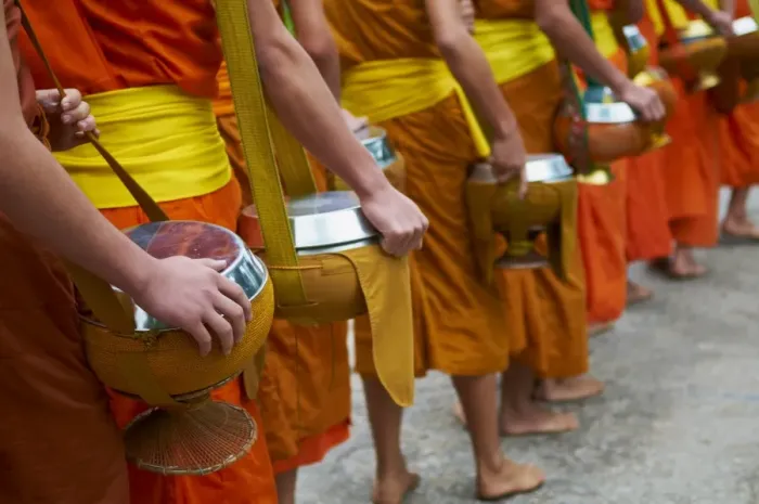 Framed Print : Procession of Buddhist monks collecting alms and rice at dawn, Luang Prabang Framed Print : Procession of Buddhist monks collecting alms and rice at dawn, Luang Prabang