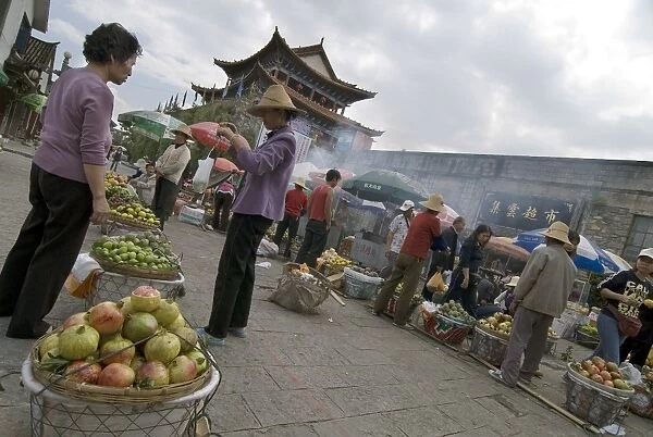 Produce market, North Gate, Dali, Yunnan, China, Asia