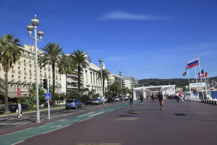 Framed Print : Promenade des Anglais, Nice, Alpes Maritimes, Cote d Azur, French Riviera, Provence, France, Europe Framed Print : Promenade des Anglais, Nice, Alpes Maritimes, Cote d Azur, French Riviera, Provence, France, Europe