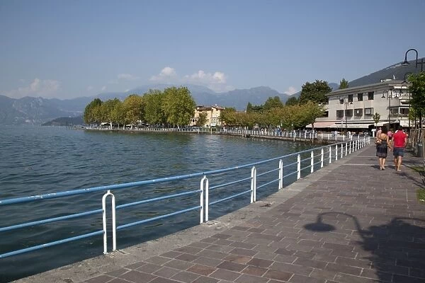 Promenade, Iseo, Lake Iseo, Lombardy, Italian Lakes, Italy, Europe