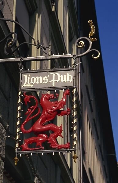 Pub sign, Old Town, Zurich, Switzerland, Europe