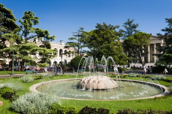 Framed Print : Public garden, Piazza Bra, Verona, UNESCO World Heritage Site, Veneto, Italy, Europe Framed Print : Public garden, Piazza Bra, Verona, UNESCO World Heritage Site, Veneto, Italy, Europe