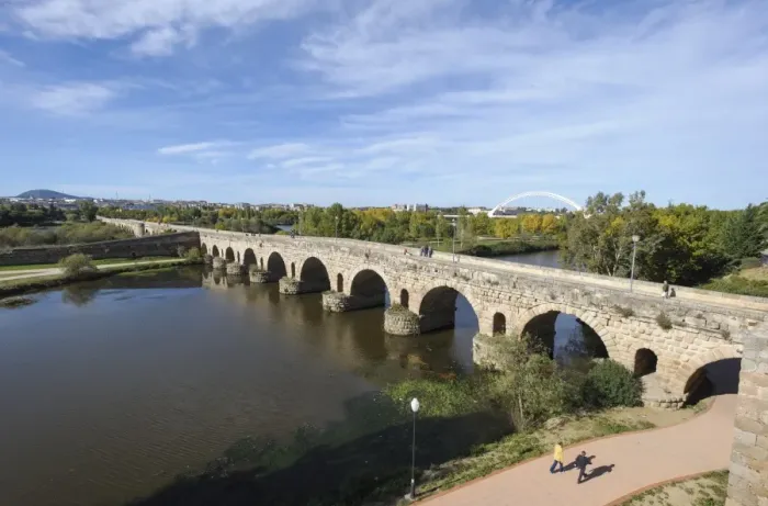 Framed Print : Puente Romano (Roman Bridge) in Merida, UNESCO World Heritage Site, Badajoz, Extremadura, Spain, Europe Framed Print : Puente Romano (Roman Bridge) in Merida, UNESCO World Heritage Site, Badajoz, Extremadura, Spain, Europe