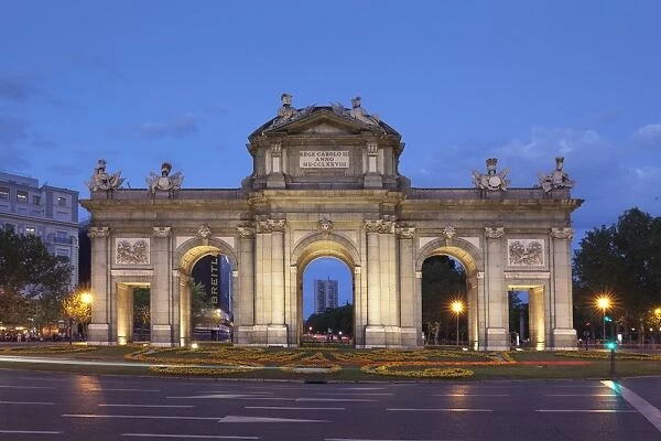 Puerta de Alcala Gate, Plaza de Indepencia, Madrid, Spain, Europe