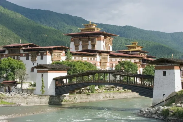 Framed Print : Punakha Dzong dating from 1637, Punakha, Bhutan, Asia Framed Print : Punakha Dzong dating from 1637, Punakha, Bhutan, Asia