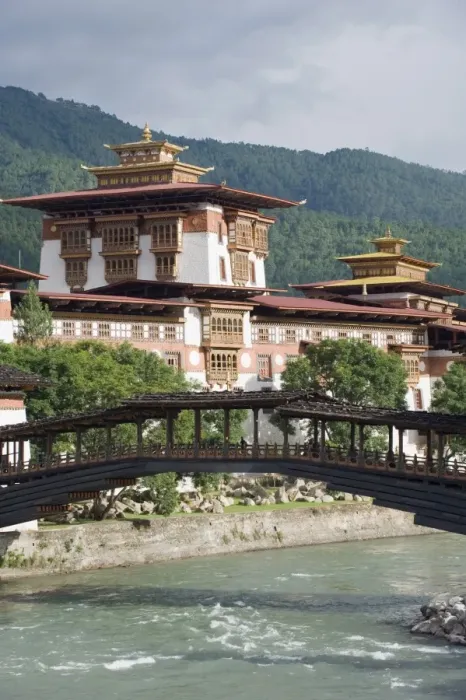 Framed Print : Punakha Dzong dating from 1637, Punakha, Bhutan, Asia Framed Print : Punakha Dzong dating from 1637, Punakha, Bhutan, Asia
