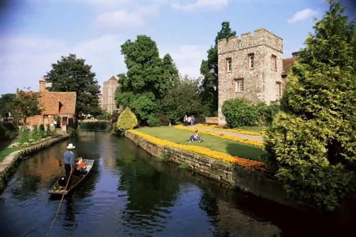 Framed Print : Punting on the River Stour, Canterbury, Kent, England, United Kingdom, Europe Framed Print : Punting on the River Stour, Canterbury, Kent, England, United Kingdom, Europe