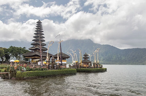 Pura Ulun Danu Bratan temple on Lake Bratan, Bali, Indonesia, Southeast Asia, Asia