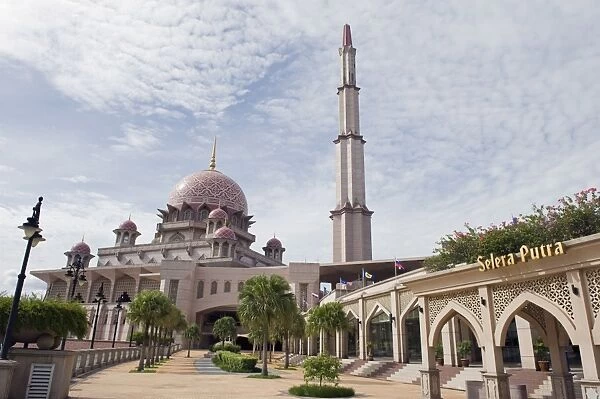 Putra Mosque, Putrajaya, Malaysia, Southeast Asia, Asia
