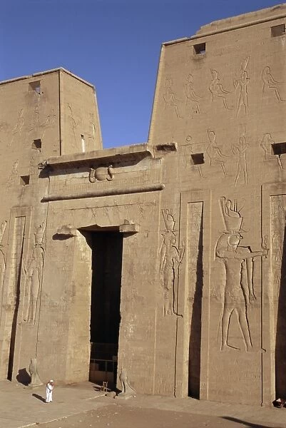 Pylon, the temple of Horus, archaeological site, Edfu, Egypt, North Africa, Africa