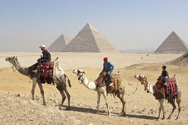 The Pyramids, Giza, UNESCO World Heritage Site, near Cairo, Egypt, North Africa, Africa