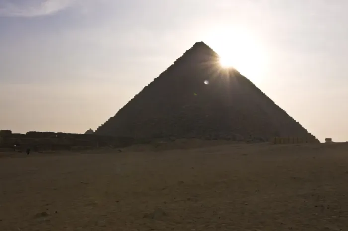 Framed Print : The Pyramids of Giza, UNESCO World Heritage Site, near Cairo, Egypt, North Africa, Africa Framed Print : The Pyramids of Giza, UNESCO World Heritage Site, near Cairo, Egypt, North Africa, Africa