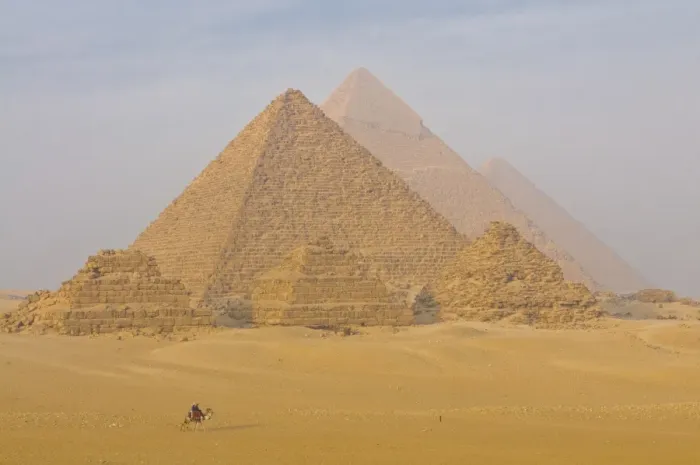 Framed Print : The Pyramids of Gizeh, UNESCO World Heritage Site, Cairo, Egypt, North Africa, Africa Framed Print : The Pyramids of Gizeh, UNESCO World Heritage Site, Cairo, Egypt, North Africa, Africa