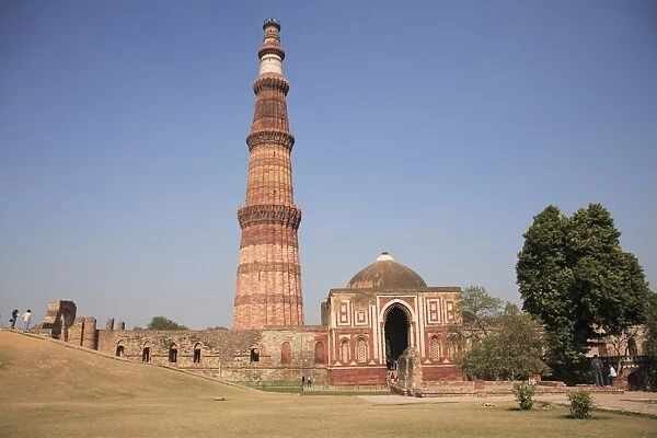 Qutab Minar Tower, UNESCO World Heritage Site, New Delhi, India, Asia

