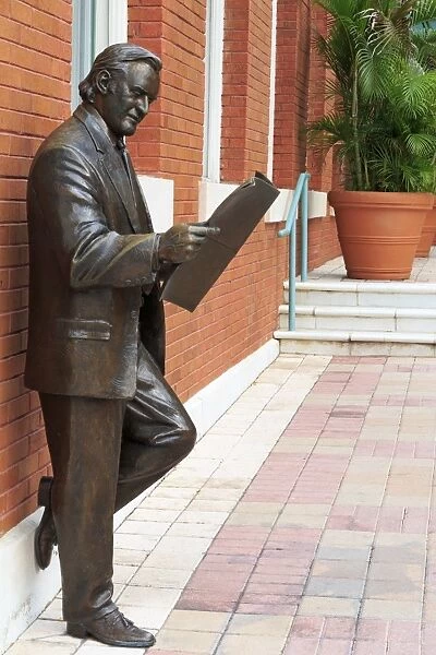 R. Manteiga statue in Centro Ybor, Tampa, Florida, United States of America, North America