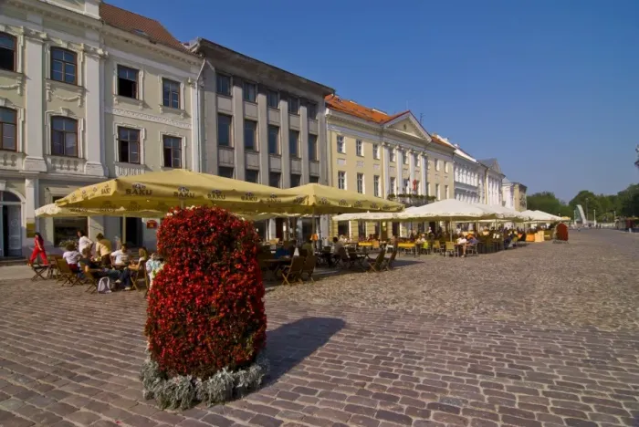 Framed Print : Raekoja Plats (Market Square) of Tartu, Estonia, Baltic States, Europe Framed Print : Raekoja Plats (Market Square) of Tartu, Estonia, Baltic States, Europe