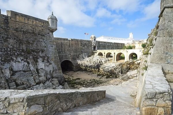 Ramparts of the fortress, Peniche, Estremadura, Portugal, Europe