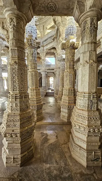 Framed Print : Ranakpur Jain temple (Chaturmukha Dharana Vihara), Ranakpur, Rajasthan, India Framed Print : Ranakpur Jain temple (Chaturmukha Dharana Vihara), Ranakpur, Rajasthan, India