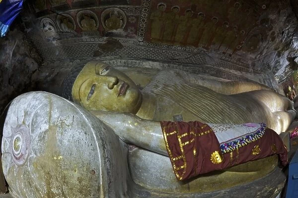 Reclining Buddha, Cave of the Divine King, Dambulla Cave Temple, UNESCO, World Heritage Site, Sri Lanka, Asia