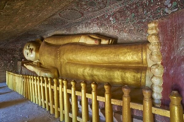 Reclining Buddha statue in the Po Win Daung Buddhist cave, dating from the 15th century, Monywa, Sagaing Division, Myanmar (Burma), Asia