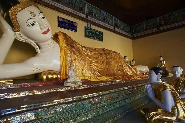 Reclining Buddha statue, Shwedagon Paya, Yangon (Rangoon), Myanmar (Burma), Asia