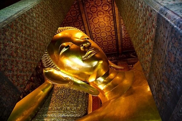 Reclining Buddha Statue in Wat Pho, Bangkok, Thailand, Southeast Asia, Asia