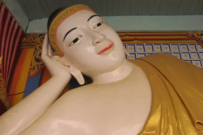 Framed Print : Reclining Buddha, Thanboddhay Paya, built between 1939 and 1952 by Moehnyin Sayadaw