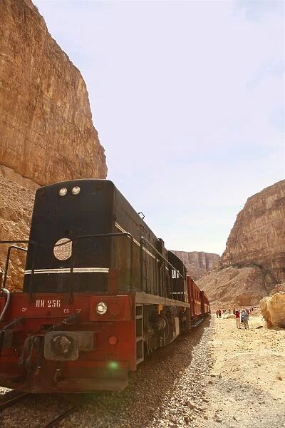 Red Lizard (Lezard Rouge) train, Selja Gorge, Metlaoui, Tunisia, North Africa, Africa