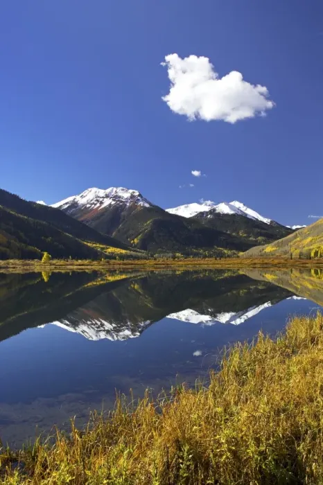 Framed Print : Red Mountain reflected in Crystal Lake Framed Print : Red Mountain reflected in Crystal Lake