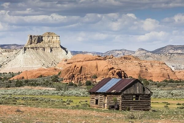 Red rock sandstone and old cabin just outside Kodachrome Basin State Park, Utah