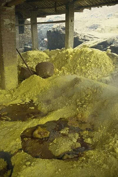 Refining sulphur by melting in vats over coal fires, sulphur factory, Xingyan
