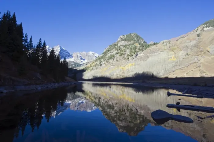 Framed Print : Reflection of Maroon Peak and other mountains at Maroon Bells, The Elk Range Framed Print : Reflection of Maroon Peak and other mountains at Maroon Bells, The Elk Range