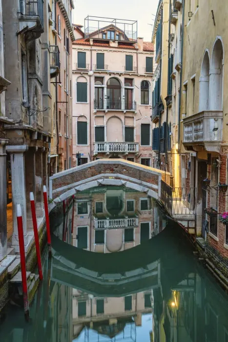 Framed Print : Reflections of houses and bridge in the canal, Sestiere San Marco, Venice, UNESCO World Heritage Site, Veneto, Italy, Europe Framed Print : Reflections of houses and bridge in the canal, Sestiere San Marco, Venice, UNESCO World Heritage Site, Veneto, Italy, Europe