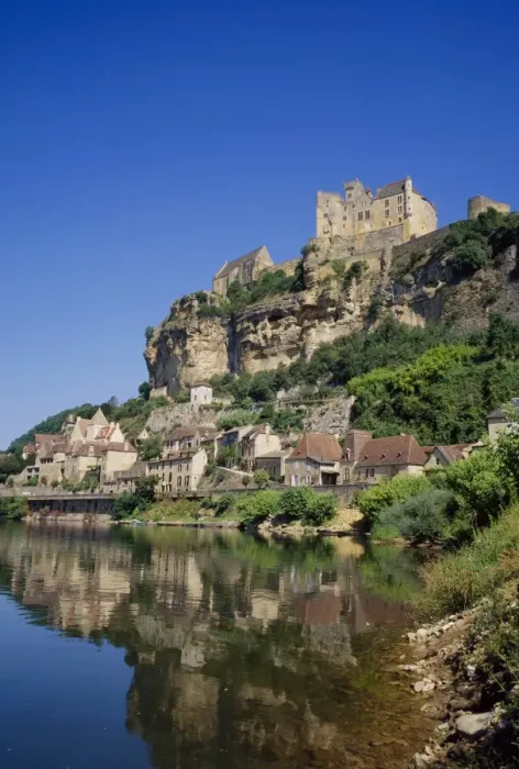Framed Print : Reflections in the River Dordogne of the town and castle at Beynac, in Aquitaine Framed Print : Reflections in the River Dordogne of the town and castle at Beynac, in Aquitaine