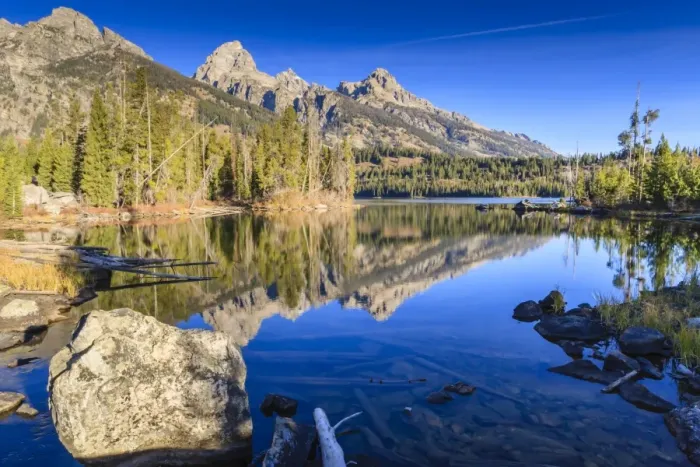 Framed Print : Reflections of the Teton Range in Taggart Lake, Grand Teton National Park, Wyoming, United States of America, North America Framed Print : Reflections of the Teton Range in Taggart Lake, Grand Teton National Park, Wyoming, United States of America, North America