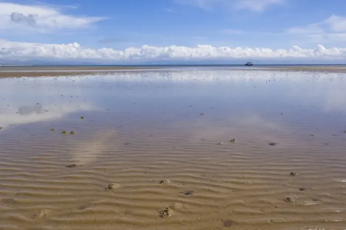 Framed Print : Reflections in the tidal seawater pools of the long sweeping beach of Llanbedrog Framed Print : Reflections in the tidal seawater pools of the long sweeping beach of Llanbedrog