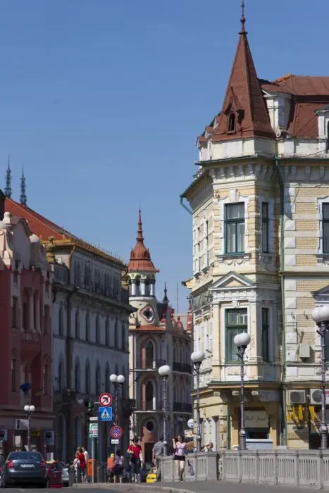 Framed Print : Regele Ferdinand Square, Oradea, Romania, Europe Framed Print : Regele Ferdinand Square, Oradea, Romania, Europe