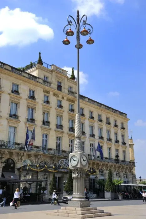 Framed Print : Regent Hotel Facade, Grand Hotel de Bordeaux, Place de la Comedie, Bordeaux, UNESCO World Heritage Site, Gironde, Aquitaine, France, Europe Framed Print : Regent Hotel Facade, Grand Hotel de Bordeaux, Place de la Comedie, Bordeaux, UNESCO World Heritage Site, Gironde, Aquitaine, France, Europe