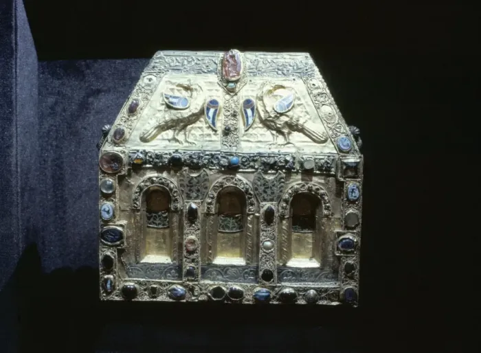 Framed Print : Reliquary de Pepin dating from 9th to 11th centuries, Treasury of Ste. Foy Framed Print : Reliquary de Pepin dating from 9th to 11th centuries, Treasury of Ste. Foy