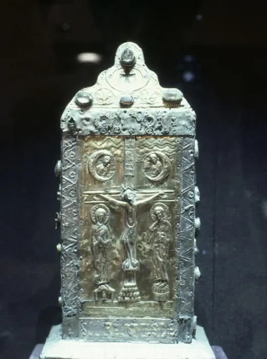 Framed Print : Reliquary of Pope Pascale II, made from silver, dating from 1100 AD, Treasury of Ste Framed Print : Reliquary of Pope Pascale II, made from silver, dating from 1100 AD, Treasury of Ste